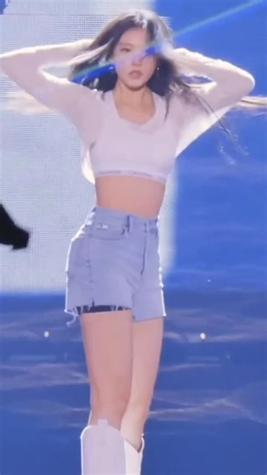 Sheeesh on Instagram: "Follow for more haerin"