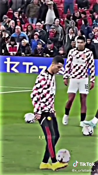 Mastering Freestyle Football Skills with Ronaldo