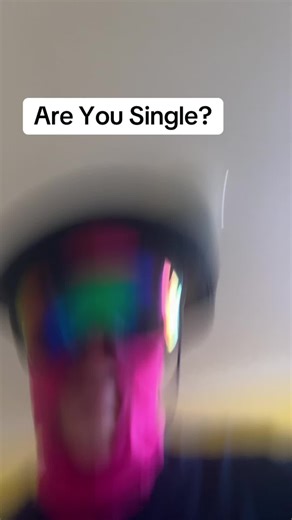 Replying to @GGUKbackup2 Are You Single? #fyp #dating #longdistancerelationship #ldr #gguktank