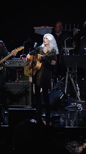 Liverpool, listen up 🫵 ✨ Legendary Emmylou Harris arrives at Royal Liverpool Philharmonic on 11th May 2026 as part of her Farewell Tour and you should grab some tickets before it's a sell out 🎸 Expect a magical night of music, memories, and storytelling in one of the city’s most beautiful halls. Tickets are disappearing fast - head to the 🔗 below to book now 🎟️ https://www.liverpoolphil.com/whats-on/contemporary-music/emmylou-harris-european-farewell-tour/9816 📸: GRAMMY Museum #EdgeStreetLi