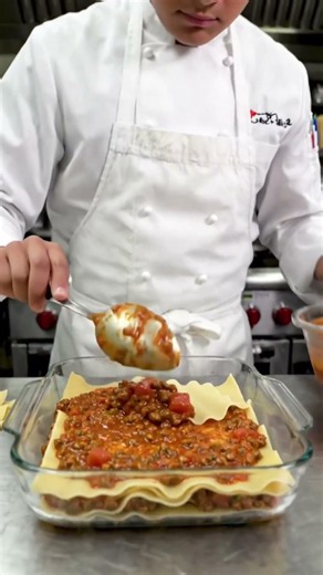 Ultimate Homemade Lasagne 🇮🇹 | Layers of Cheese, Sauce & Perfection!