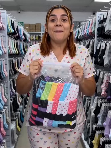 Preciosas medias de mujer, ideales tanto para niñas como para adultas. ¡En oferta! ¡No dudes en comprarlas!#calcetín #calcetines #Descuento #artículosdelhogar