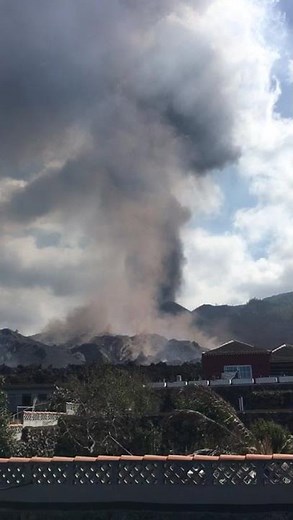 VOLCANO Science: La Palma Eruption Column 2021/09/25 viewed from SW #geology #volcano #eruption #gas