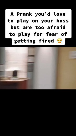 And suddenly i feel the urge to play a prank on my boss 🏃‍♂️🏃‍♂️💨 #fyp #dwightschrute #theoffice #prank #habibi #fired