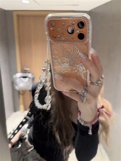 ハッピーポニー🎠夢のような彩りのユニコーンに、すっかり乙女心をくすぐられちゃった～ #iphoneケース #おすすめ #可愛い #おしゃれ #割れないiphoneケース #iphone11ケース #アイフォン15スマホケース