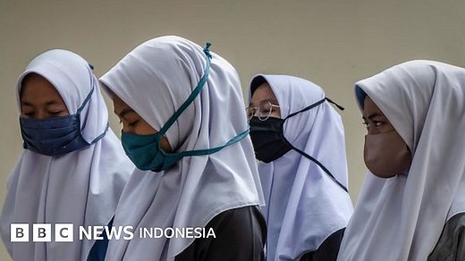 Jilbab di sekolah negeri: 'Saya lepas jilbab dicap bermoral buruk, diintimidasi, dikucilkan lingkungan' - BBC News Indonesia