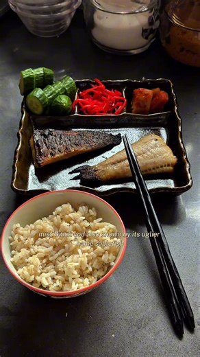 Cy Nguyen 🐸 on Instagram: "All you need is equal parts miso, mirin, and honey for this simple Broiled Miso Black Cod recipe. It makes sense that everyone and their mom is familiar with this recipe; it’s simple, easy, and delicious! Who needs Nobu when you can just make this for yourself at home? ;) White miso is more sweet and mild, and red miso is saltier. Use whichever you have on hand, but know that the kind of miso you use will affect the overall taste. If you’re having trouble mixing your