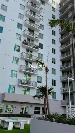 Another year, another recap. This is what life looked like at 109Tower in 2025. Fall 2026 leasing is live, tap that link in our bio to start your free application and secure your spot for the new year 🎆👀 #FIUStudents #OffCampusHousing #MiamiStudentLiving #109Tower