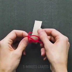 39M views · 376K reactions | Magical DIY Christmas decorations. bit.ly/2jgppp1 | 5-Minute Crafts | Facebook