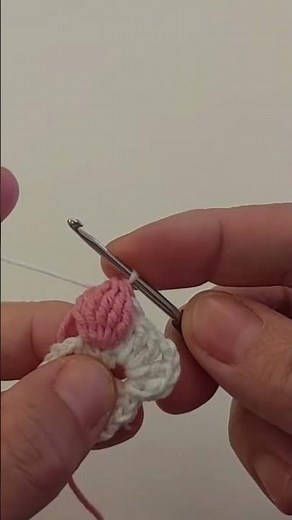 Crocheting a pom-pom with the simplest tutorial🧵 #crochet #diy