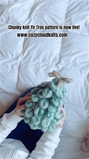 Chunky knit Christmas tree // finger knit tree // hand knit tree pattern