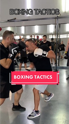 BOXING TACTICS 🥊#boxingforall #boxing #trending #viral #boxingfamily #training #practice #fypシ #fyp #fypage #tips #workout #selfdefence #boxingtraining #