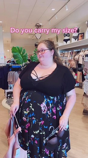 👏🏼We love showing our clients all the amazing options we carry! #sizeinclusive #brashopping #yes