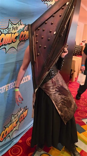 there was a Silent Hill Pyramid Head sighting at St. Pete Comic Con | #DREADPOOL