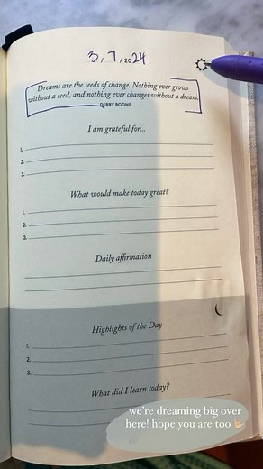 This 5 minute gratitude journal from Amazon is a must-have! Keeps me motivated and mindful, even on the hard days ☁️ Grab it here: https://urlgeni.us/amazon/smte 💖 #amazonfinds2024 | Amanda Reeder