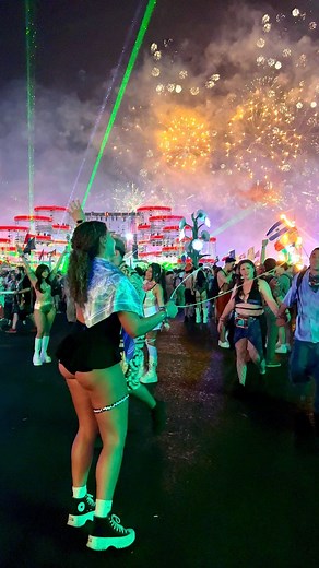 Loop Labs | The best accessory for the perfect festival moment 🌧️🎆⚡️ Even in the rain, the Loop Lasso works like a charm! Can’t wait to bring more of... | Instagram