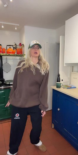 Just reminding my husband that I am a strong independent woman!!! (Kind of) #husbandwifecomedy