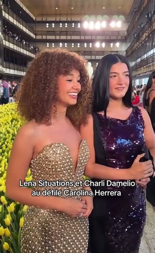 lena situations et charlie damelio au defiler carolina herrera !!