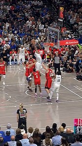 1.6M views · 10K reactions | 默契滿分！Kyrie Irving 送出精彩助攻，Anthony Davis 華麗完成空中接力！ What a connection! Kyrie Irving with the perfect alley-oop, and Anthony Davis finishes in style!  | NBA Hong Kong | Facebook