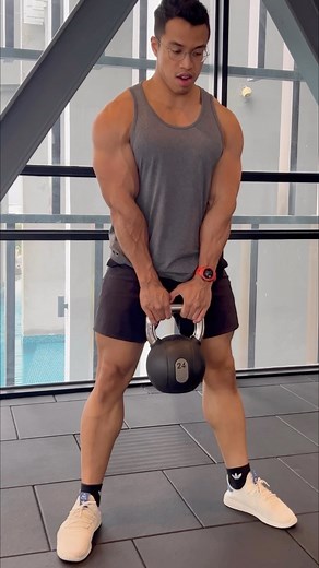 Nak belajar cara Pro Atlet BodyBuilder Malaysia berlatih di Gym untuk persediaan Food Competition? Watch @faizzariffin as he prepares to be a Wagyu Legend! 🥩🫅 Follow @critesportsmy and @kampaiyakiniku for more updates on where you can watch the event LIVE on 26 September 2023. 🤳 #WagyuLegends #KampaiYakiniku #BambooHills #FoodieCompetition #FoodieHeaven #wagyushowdown | Faiz Ariffin