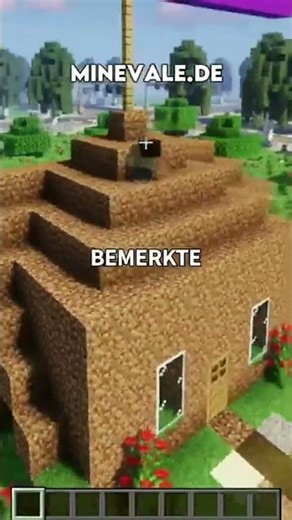 I'm HELPING a PLAYER on my MINECRAFT SERVER! 🙈😂 #citybuild #minecraft #shorts