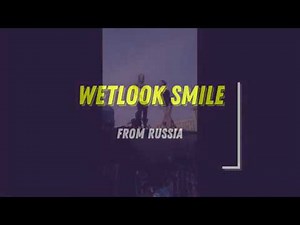 Wetlook Smile. The girl jumps into the fountain. Wet t-shirt and wet jeans. In Klamotten baden gehen