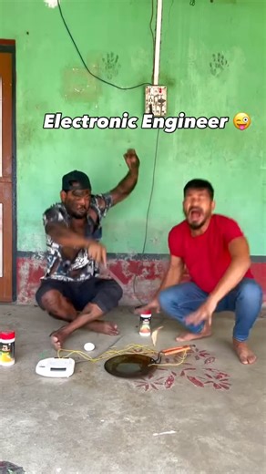3jar on Instagram: "Electronic Engineer 👷‍♀️ 😛"