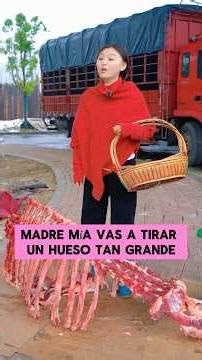 ¡Ni te imaginas! ¡Con un hueso tan grande ella logró hacer una delicia para comer!