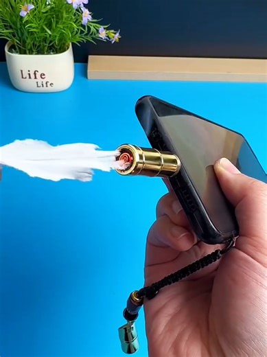 High-End Mobile Phone Cigarette Lighter Review