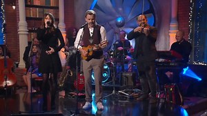 Na spríjemnenie piatkového večera tu pre vás máme veľký hit od Peter Bič Project Skúšame sa nájsť :) | Neskoro Večer: Talkshow Petra Marcina