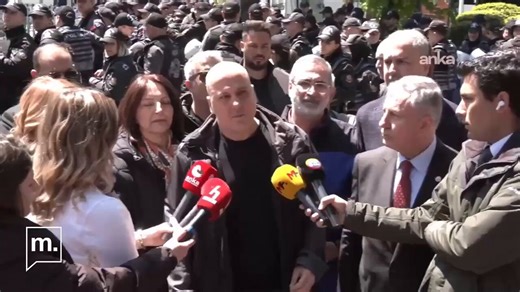 Arkadaşlar gerçekten bilmediğim için soruyorum MHP, İyi Parti, Dem Parti ya da Zafer Partisi'nden desteğe gidenler oldu mu? Diğer muhalefet partileri madencileri destekliyorlar da medya mı yer vermiyor yoksa maaşını alamayan, hak mücadelesi veren madencileri desteklemiyorlar mı?