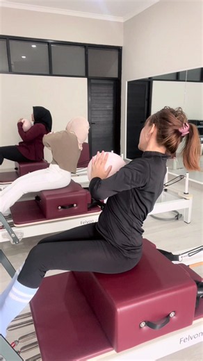 Pilates girl with Nanatt — full Pilates session for core & posture