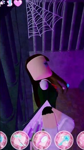 Can you get the chest in Cell 3 In Royale high? #royalehigh #robloxgfx#royalehighroblox