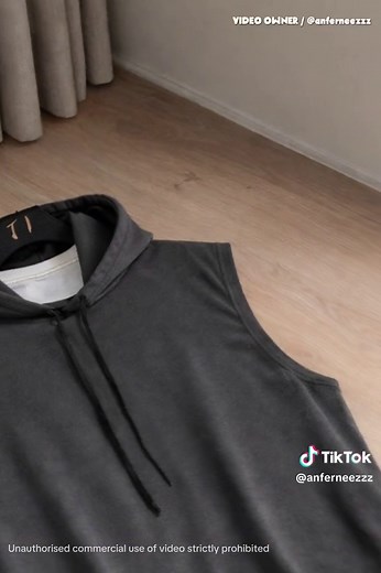 Stylish Sleeveless Hoodie Outfit Ideas for Men
