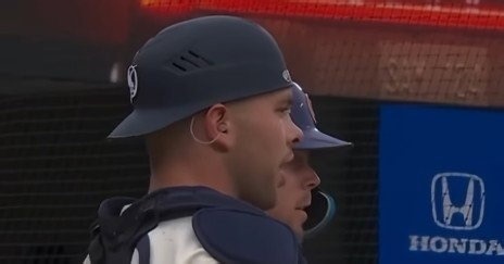 Hoerner regrets not confronting Dodgers catcher for calling Amaya "fat f--k"