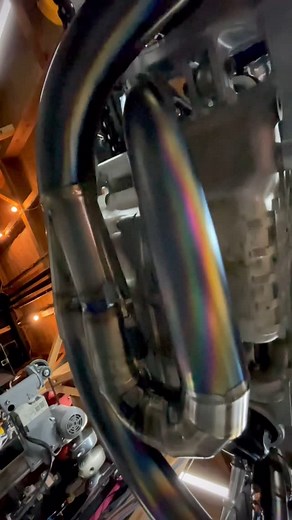 🇯🇵Shiro Nakajima on Instagram: "チタン手曲げフルエキ完成。達成感… @46works #hrcs #yokohamahotrodcustomshow"