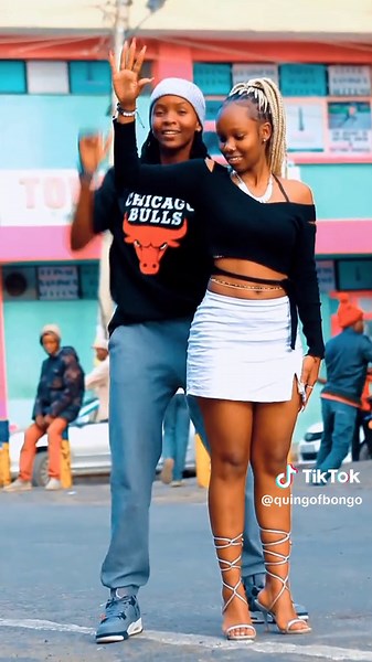 Tess Currie y Stacy Mitesh: Amor y Baile en TikTok