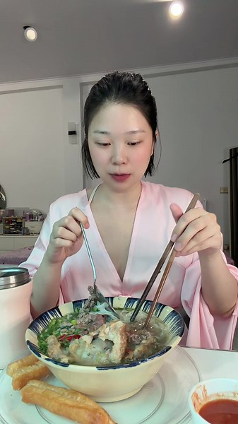 Chin mời các ty một bát phở boà ngày bão tố😝 #thuybunfood #thuybunofficial @Thuỷ Bún Food