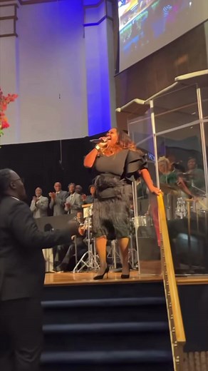 Thank you for having us this morning Greater Mount Calvary Holy Church in Washington, D.C. #LisaKnowlesSmithAndTheBrownSingers #Jesus 🎥 Roshida Thomas | Lisa Knowles-Smith & the Brown Singers