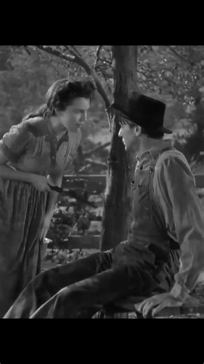 Old_Hollywood (1920s-1960s) on Instagram: "One of my favorite moments from Sergeant York (1941) starring Gary Cooper with Joan Leslie."