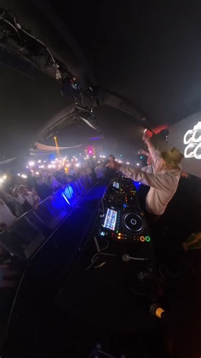 COLIN COYT on Instagram: "🔦🔦🔦🔦 #fyp #foryou #phonetorch #club #dj"