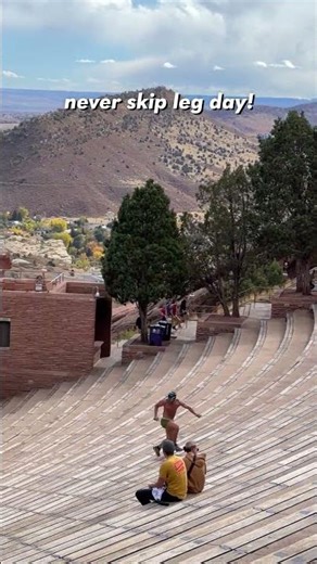 never skip leg day w/ @shellzy21 🤯 #redrocks #runningmotivation #sprinting #speedy