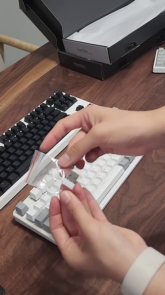 Zoom75: A hot swappable keyboard with custom sound and ergonomic design