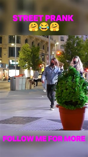 狼☺️ Street prank #prank #pranks #streetpranks | Martin Page | Facebook