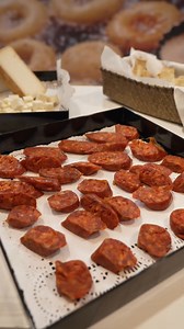 🍽️🔥 Ibiza en Madrid Fusión Tres días para compartir la gastronomía ibicenca, el producto local y una forma de cocinar ligada al territorio, la tradición y la temporada. Gracias a los restaurantes y equipos que han hecho posible esta edición: 🤍 S’Espartar, con la cocina tradicional y el bullit de peix 🌿 Aubergine by Atzaró, con su propuesta km 0 y farm to table 🍴 Oleoteca Ses Escoles, poniendo en valor el recetario rural y el AOVE de la isla También gracias a Ibiza Sabors, a los productores 