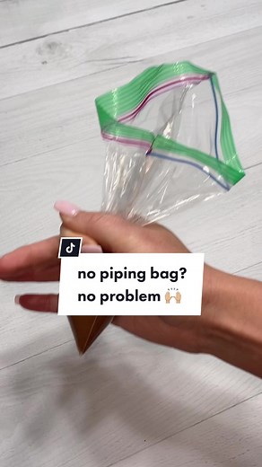 YES, you can use ziploc bags instead of piping bags! i use these all the time if I’m in a pinch. (for chocolate only, buttercream would be too thick)