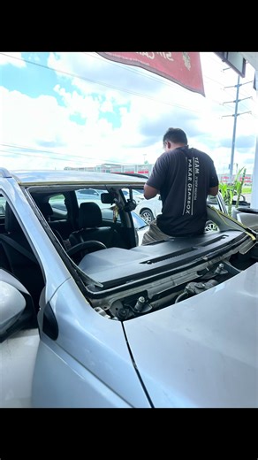 Perodua Arus install windscreen process ✅. #autoglass . #Arus . #jpower88autoservicecentre . #tiktokviral . #sibu . Terima kasih customer Dari Bintulu support kami ✅
