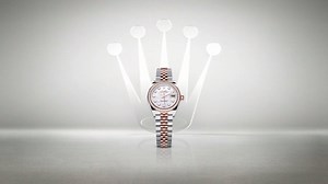 #Rolex’s classic watch for women, the Lady-Datejust 28 Everose Rolesor combines 904L steel with 18ct Everose gold and a bezel set with 46 brilliant-cut diamonds. A symbol of timeless elegance, the Lady-Datejust 28 is equipped with calibre 2236, a new-generation Rolex mechanical movement entirely developed and manufactured by Rolex for superior performance. Learn more on.rolex.com/Lady-Datejust_28 | ROLEX