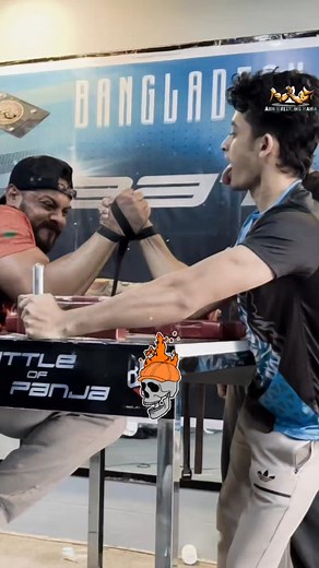 Ashik vs Ismile #armwrestling #armwrestlingmania #mohammedashiksarker #publicdemand #motivation #table #fblifestyletyle | Arm Wrestling Mania