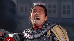 貂蝉一笑董吕反目，吕布手刃义父，为董卓养老送终